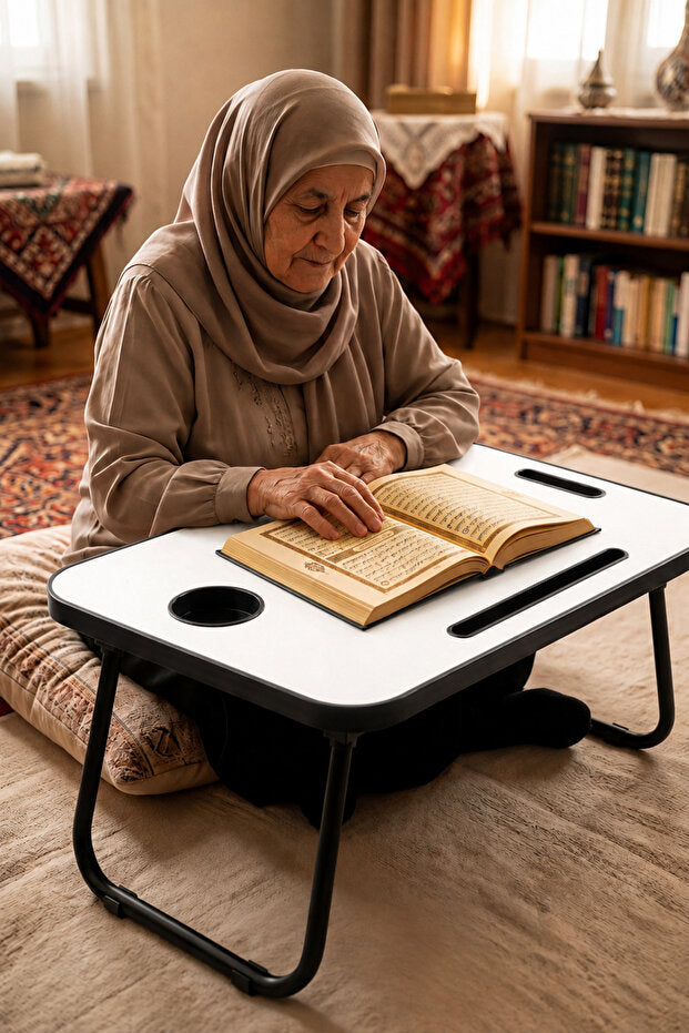 Portatif Katlanır Laptop Kucak Sehpası 59x40 cm | Tablet Telefon ve Bardak Tutuculu Çok Amaçlı Laptop Masası - Beyaz