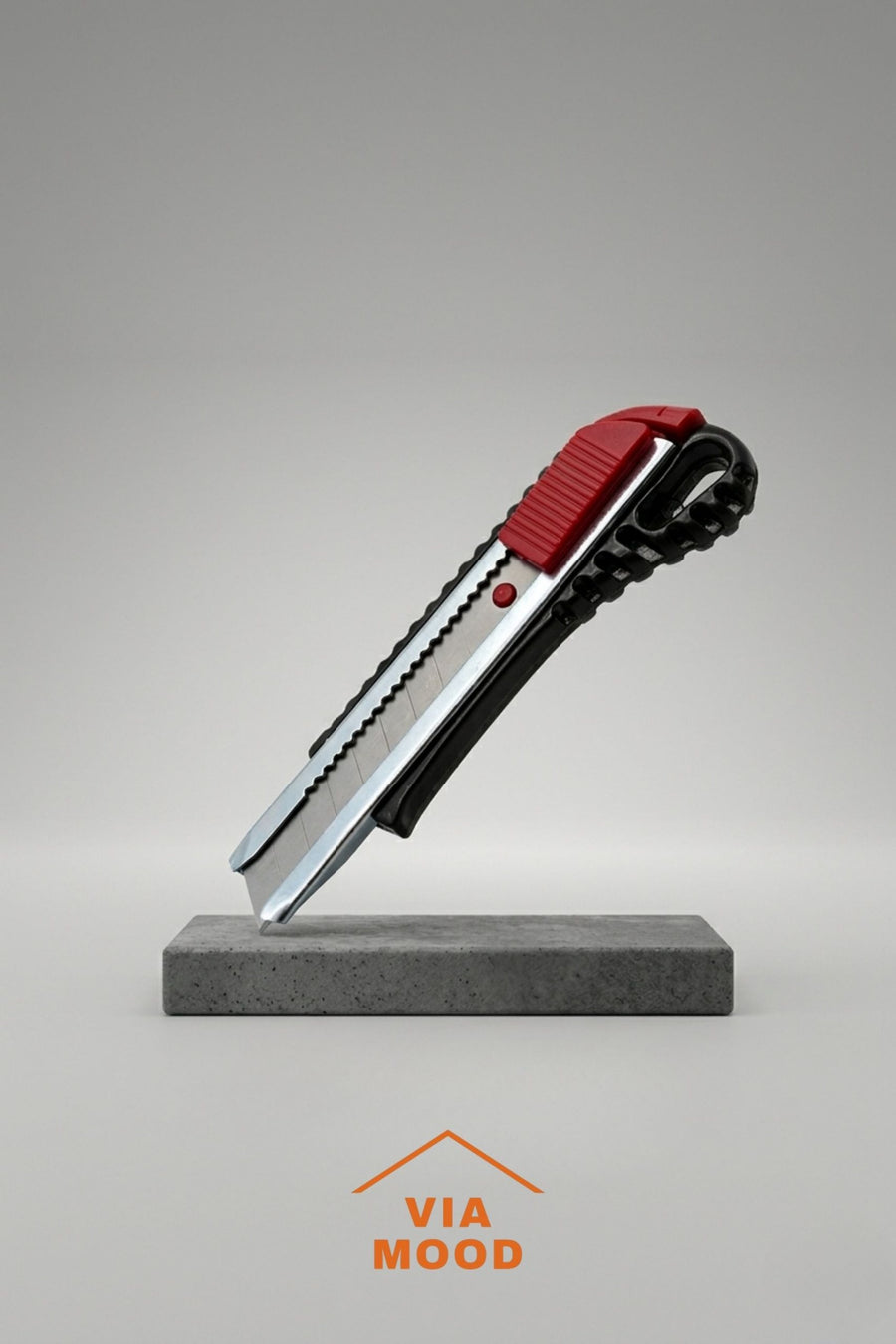 Profesyonel ve Ergonomik 18 mm Maket Bıçağı Sürgülü Kırmalı Uçlu